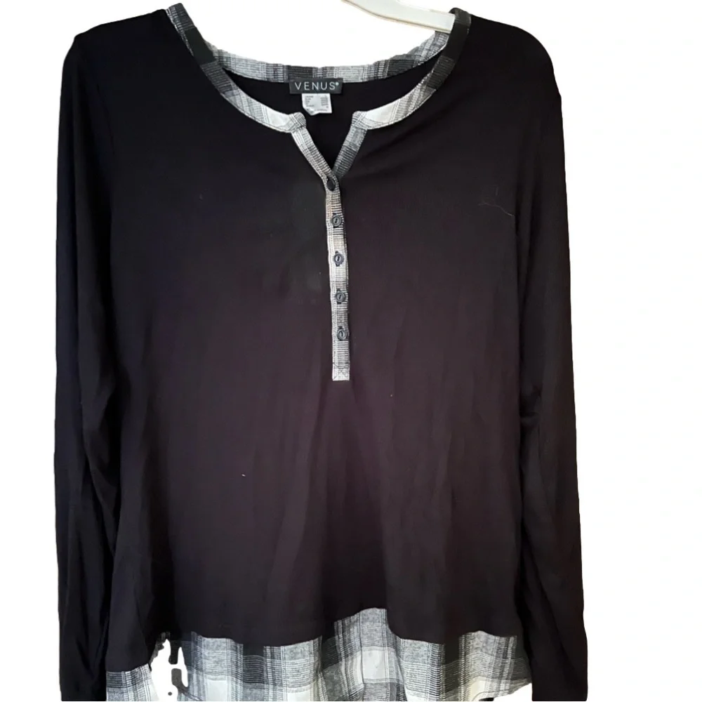 Layered plaid top - Picture 2 of 4